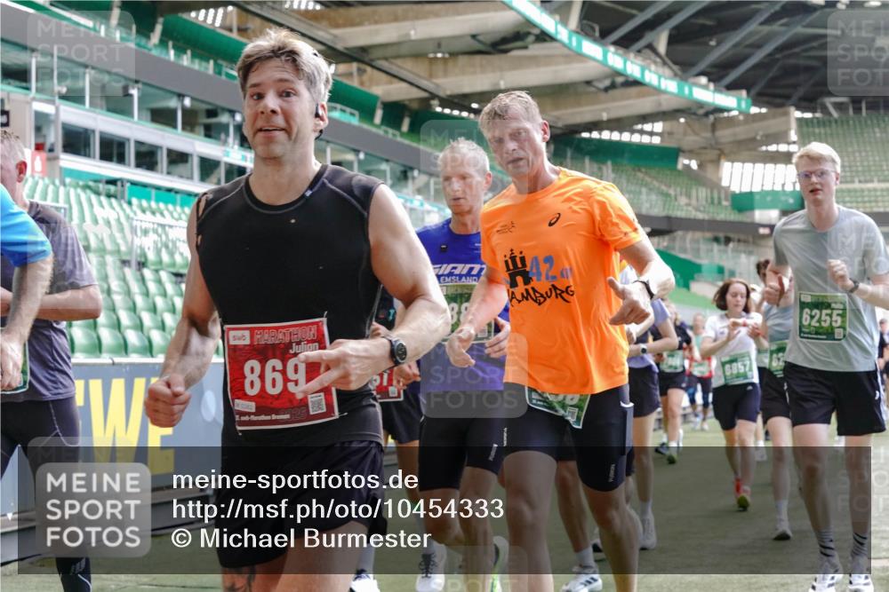13.09.2026 - 21. swb-Marathon Bremen Michael Burmester http://msf.ph/oto/10454333 13.09.2026 13:10:37 Laufen im Stadion 164, 265, 373, 383, 391, 448, 532, 563, 581, 813, 869, 898, 984, 1072, 1180, 1738, 1855, 1867, 1894, 1967, 2202, 2208, 2232, 2268, 2284, 2299, 2330, 2333, 2339, 2342, 2432, 2443, 2471, 2525, 2530, 2531, 2553, 2573, 2589, 2594, 2654, 2669, 2682, 2714, 2717, 2784, 2785, 2819, 2836, 2920, 2931, 2932, 3026, 3032, 3063, 3086, 3089, 3122, 3159, 3174, 3207, 3208, 3291, 3316, 3333, 3352, 3370, 3398, 3409, 3410, 3437, 3470, 3549, 3707, 3769, 109 meine-sportfotos.de