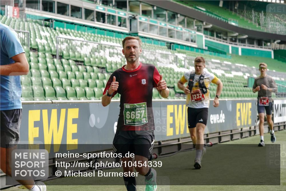 13.09.2026 - 21. swb-Marathon Bremen Michael Burmester http://msf.ph/oto/10454339 13.09.2026 12:52:08 Laufen im Stadion 107, 235, 335, 683, 734, 771, 792, 863, 1033, 1043, 1125, 1146, 1162, 1232, 1252, 1297, 1455, 1492, 1510, 1542, 1613, 1646, 1955, 1970, 2007, 2008, 2043, 2203, 2295, 2350, 2442, 2444, 2447, 2480, 2498, 2759, 2767, 2847, 3085, 3149, 3236, 3336, 3440, 3448, 3484, 3566, 3703, 3808, 3830, 3899, 3959, 3988, 4023, 4165, 4283, 4429, 4473, 4475, 4559, 4571, 4573, 4582, 4605, 4727, 4781, 4782, 4895, 5066, 5079, 5152, 5155, 5168, 5379, 5521, 5696, 6274, 8033, 8798 meine-sportfotos.de