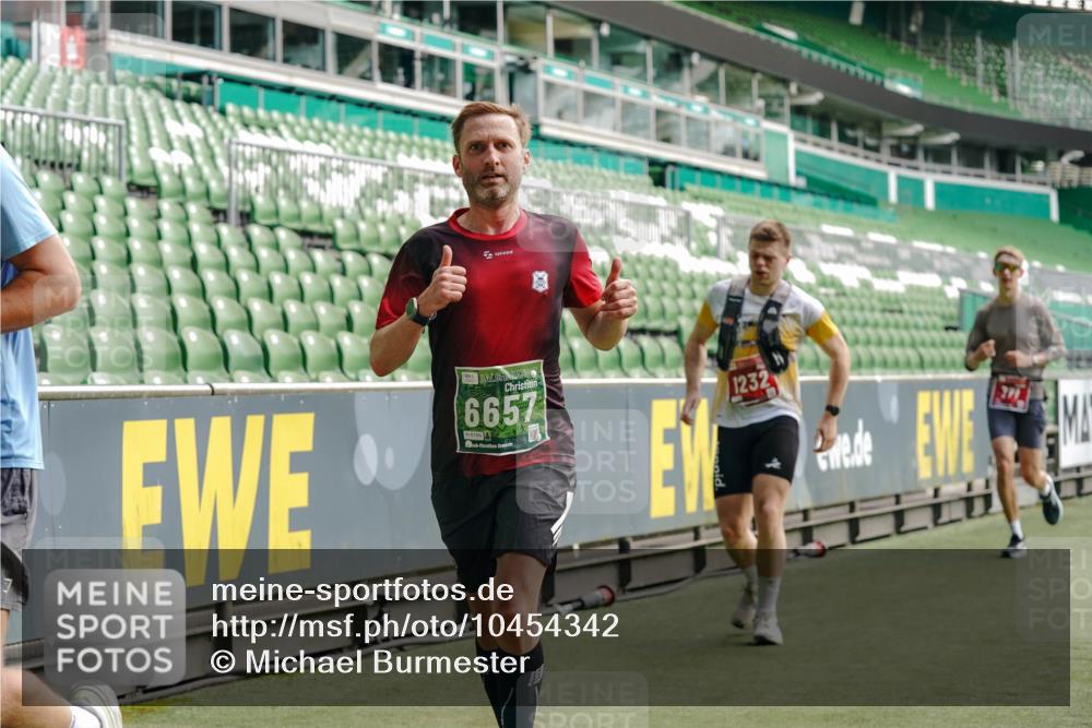 13.09.2026 - 21. swb-Marathon Bremen Michael Burmester http://msf.ph/oto/10454342 13.09.2026 12:52:08 Laufen im Stadion 107, 235, 335, 683, 734, 771, 792, 863, 1033, 1043, 1125, 1146, 1162, 1232, 1252, 1297, 1455, 1492, 1510, 1542, 1613, 1646, 1955, 1970, 2007, 2008, 2043, 2203, 2295, 2350, 2442, 2444, 2447, 2480, 2498, 2759, 2767, 2847, 3085, 3149, 3236, 3336, 3440, 3448, 3484, 3566, 3703, 3808, 3830, 3899, 3959, 3988, 4023, 4165, 4283, 4429, 4473, 4475, 4559, 4571, 4573, 4582, 4605, 4727, 4781, 4782, 4895, 5066, 5079, 5152, 5155, 5168, 5379, 5521, 5696, 6274, 8033, 8798 meine-sportfotos.de