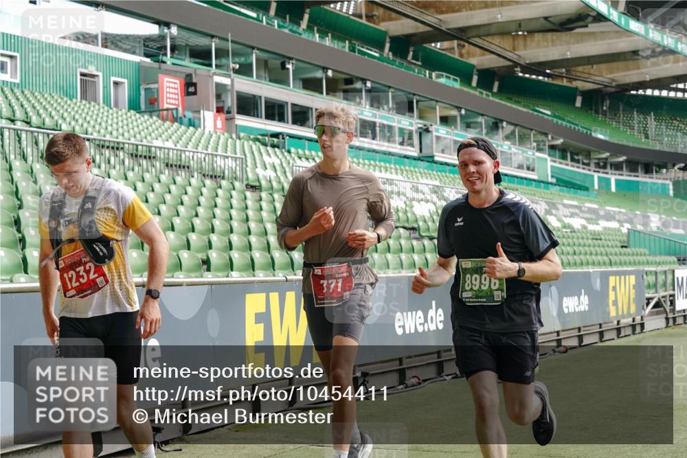 13.09.2026 - 21. swb-Marathon Bremen Michael Burmester http://msf.ph/oto/10454411 13.09.2026 12:52:13 Laufen im Stadion 102, 107, 235, 335, 683, 734, 771, 792, 863, 1033, 1043, 1125, 1146, 1162, 1232, 1252, 1297, 1455, 1492, 1510, 1528, 1542, 1613, 1646, 1955, 1970, 2007, 2008, 2043, 2203, 2295, 2350, 2442, 2444, 2447, 2480, 2498, 2759, 2767, 2847, 3085, 3149, 3236, 3336, 3440, 3448, 3484, 3566, 3703, 3808, 3830, 3899, 3959, 3988, 4165, 4283, 4429, 4473, 4475, 4559, 4571, 4573, 4582, 4605, 4727, 4781, 4782, 4895, 5079, 5152, 5168, 5379, 5521, 5696, 6274, 8033, 8798 meine-sportfotos.de