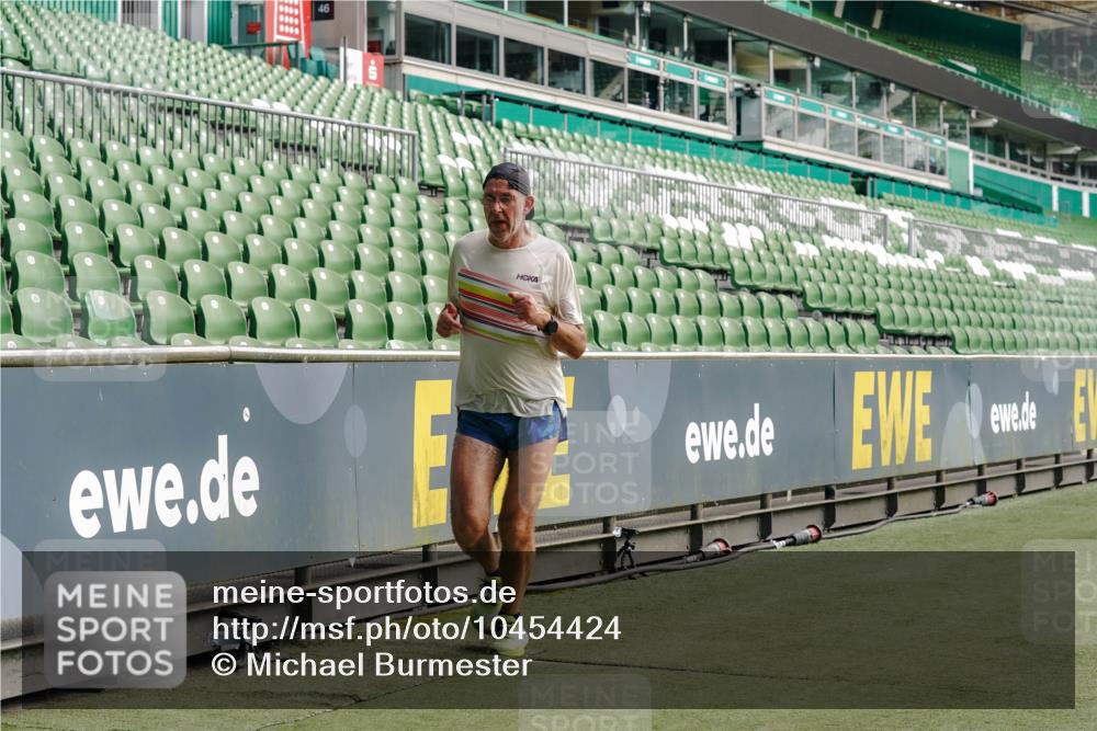 13.09.2026 - 21. swb-Marathon Bremen Michael Burmester http://msf.ph/oto/10454424 13.09.2026 12:52:15 Laufen im Stadion 102, 107, 235, 335, 683, 734, 771, 792, 863, 1033, 1043, 1125, 1146, 1162, 1232, 1252, 1297, 1455, 1492, 1510, 1528, 1542, 1613, 1646, 1955, 1970, 2007, 2008, 2043, 2203, 2350, 2442, 2447, 2480, 2498, 2759, 2767, 2847, 3085, 3149, 3236, 3336, 3362, 3440, 3448, 3484, 3566, 3703, 3830, 3899, 3959, 3988, 4165, 4283, 4429, 4473, 4475, 4571, 4573, 4582, 4605, 4727, 4781, 4782, 4895, 5079, 5152, 5168, 5379, 5521, 5696, 6274, 8033, 8798 meine-sportfotos.de