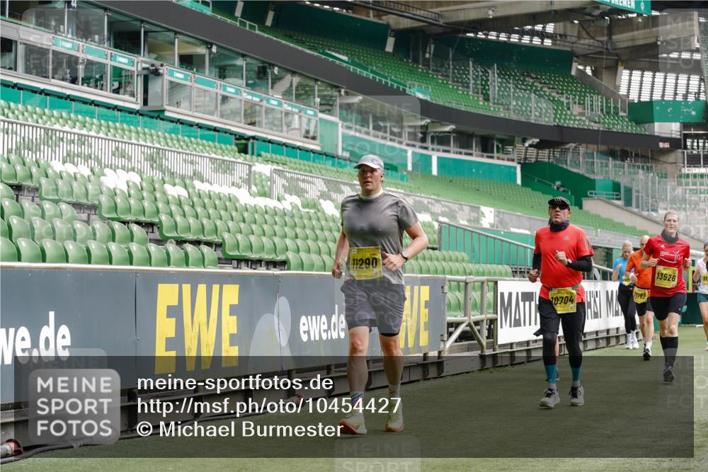 13.09.2026 - 21. swb-Marathon Bremen Michael Burmester http://msf.ph/oto/10454427 13.09.2026 10:32:27 Laufen im Stadion 10067, 10078, 10141, 10146, 10166, 10203, 10222, 10226, 10243, 10246, 10249, 10255, 10256, 10284, 10300, 10322, 10365, 10372, 10374, 10379, 10383, 10394, 10410, 10443, 10471, 10478, 10479, 10486, 10494, 10503, 10517, 10518, 10529, 10540, 10543, 10550, 10555, 10565, 10577, 10579, 10589, 10608, 10610, 10626, 10631, 10646, 10670, 10675, 10684, 10685, 10690, 10703, 10704, 10707, 10708, 10721, 10725, 10728, 10745, 10771, 10794, 11350 meine-sportfotos.de