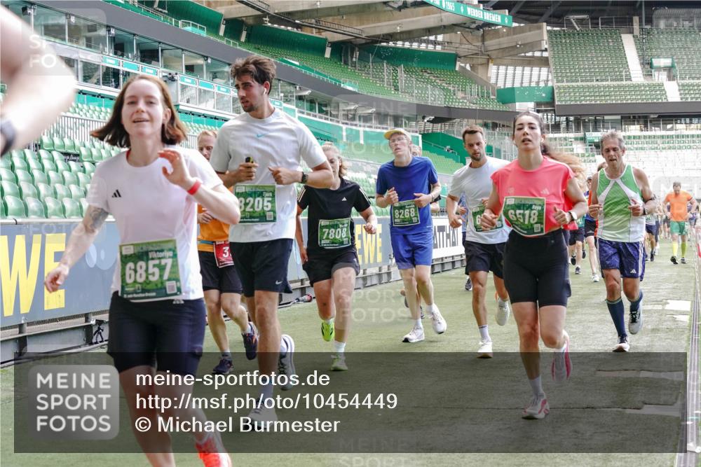 13.09.2026 - 21. swb-Marathon Bremen Michael Burmester http://msf.ph/oto/10454449 13.09.2026 13:10:40 Laufen im Stadion 164, 265, 373, 383, 391, 448, 532, 563, 581, 869, 898, 984, 1180, 1738, 1855, 1867, 1894, 1952, 1967, 2202, 2232, 2268, 2284, 2299, 2330, 2333, 2339, 2342, 2432, 2443, 2471, 2525, 2530, 2531, 2553, 2573, 2589, 2594, 2654, 2669, 2682, 2714, 2717, 2784, 2785, 2819, 2836, 2920, 2931, 2932, 3026, 3032, 3063, 3086, 3089, 3122, 3159, 3174, 3207, 3208, 3291, 3316, 3333, 3352, 3370, 3398, 3409, 3410, 3437, 3470, 3549, 3707, 3769, 109 meine-sportfotos.de