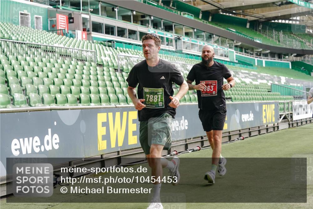 13.09.2026 - 21. swb-Marathon Bremen Michael Burmester http://msf.ph/oto/10454453 13.09.2026 12:52:17 Laufen im Stadion 102, 107, 235, 335, 683, 734, 771, 792, 863, 1033, 1043, 1125, 1146, 1162, 1232, 1252, 1297, 1455, 1492, 1510, 1528, 1542, 1613, 1646, 1955, 1970, 2007, 2008, 2043, 2203, 2350, 2447, 2480, 2498, 2759, 2767, 2847, 2858, 3085, 3149, 3236, 3336, 3362, 3440, 3448, 3484, 3566, 3703, 3830, 3899, 3959, 3988, 4165, 4283, 4429, 4473, 4475, 4571, 4573, 4582, 4605, 4727, 4781, 4782, 4895, 5079, 5152, 5168, 5379, 5521, 5696, 6274, 8033, 8798 meine-sportfotos.de