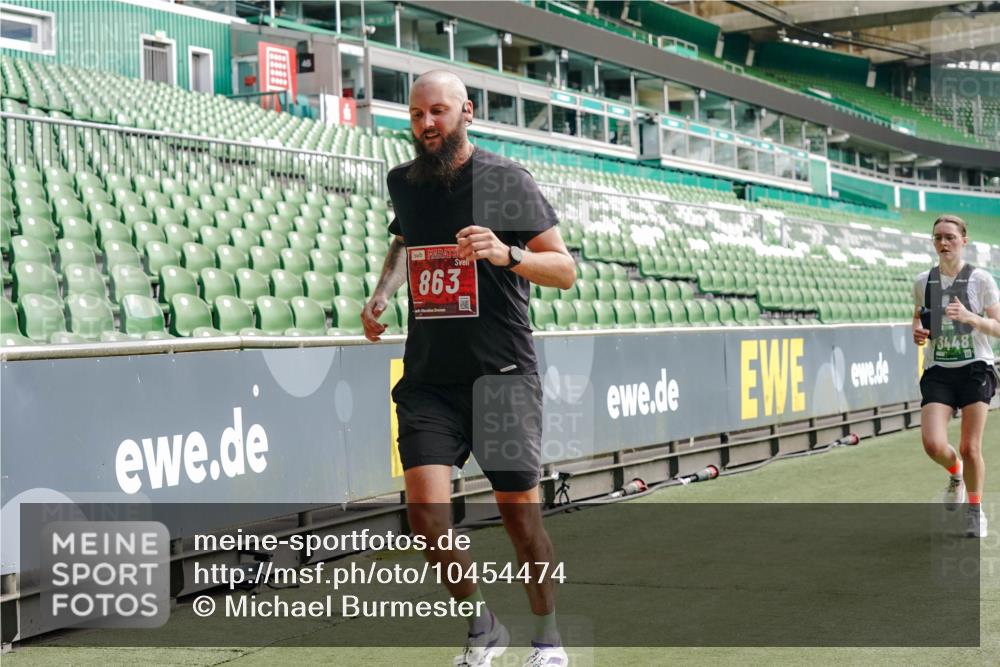 13.09.2026 - 21. swb-Marathon Bremen Michael Burmester http://msf.ph/oto/10454474 13.09.2026 12:52:18 Laufen im Stadion 102, 107, 235, 335, 683, 734, 771, 792, 863, 1033, 1043, 1125, 1146, 1162, 1232, 1252, 1297, 1455, 1492, 1510, 1528, 1542, 1613, 1646, 1955, 1970, 2007, 2008, 2043, 2203, 2350, 2447, 2480, 2498, 2759, 2767, 2847, 2858, 3085, 3149, 3236, 3336, 3362, 3440, 3448, 3484, 3566, 3703, 3830, 3899, 3959, 3988, 4165, 4283, 4429, 4473, 4475, 4571, 4573, 4582, 4605, 4727, 4781, 4782, 4895, 5079, 5152, 5168, 5379, 5521, 5696, 6274, 8033, 8798 meine-sportfotos.de