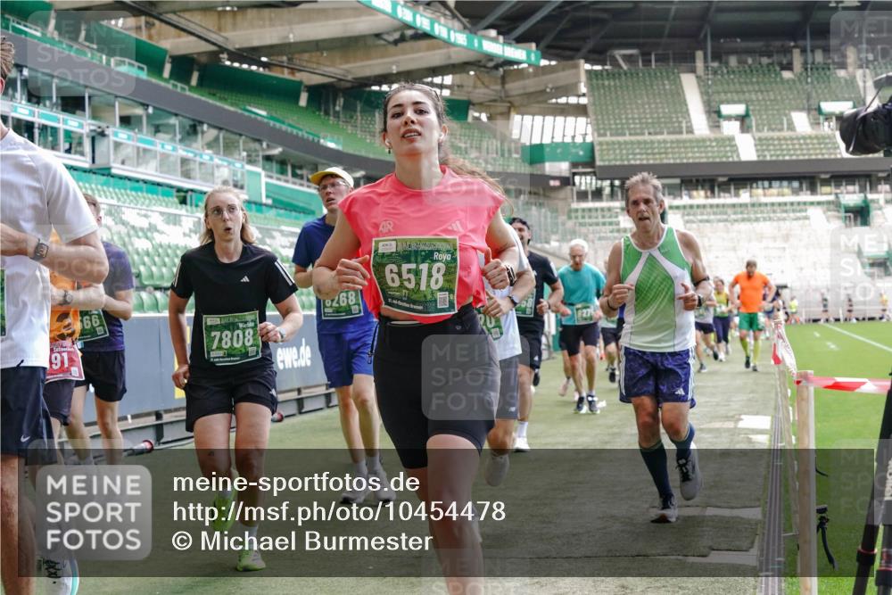 13.09.2026 - 21. swb-Marathon Bremen Michael Burmester http://msf.ph/oto/10454478 13.09.2026 13:10:41 Laufen im Stadion 164, 265, 373, 383, 391, 448, 532, 581, 869, 898, 984, 1180, 1738, 1855, 1867, 1894, 1952, 1967, 2202, 2232, 2268, 2284, 2299, 2330, 2333, 2339, 2342, 2432, 2443, 2471, 2525, 2530, 2531, 2553, 2573, 2589, 2594, 2654, 2669, 2682, 2714, 2717, 2784, 2785, 2804, 2819, 2836, 2920, 2931, 2932, 3026, 3032, 3063, 3086, 3089, 3122, 3159, 3174, 3207, 3208, 3291, 3316, 3333, 3352, 3370, 3398, 3409, 3410, 3437, 3470, 3549, 3707, 3769, 109 meine-sportfotos.de