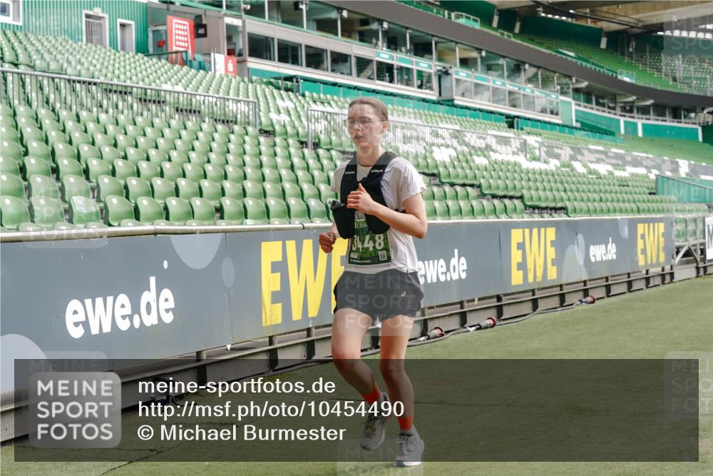 13.09.2026 - 21. swb-Marathon Bremen Michael Burmester http://msf.ph/oto/10454490 13.09.2026 12:52:20 Laufen im Stadion 102, 107, 235, 683, 734, 771, 792, 863, 1033, 1043, 1125, 1146, 1162, 1232, 1252, 1297, 1455, 1492, 1528, 1542, 1646, 1955, 2007, 2008, 2043, 2203, 2350, 2447, 2480, 2498, 2759, 2767, 2847, 2858, 3085, 3149, 3236, 3336, 3362, 3440, 3448, 3566, 3703, 3830, 3899, 3959, 3988, 4165, 4283, 4429, 4473, 4475, 4571, 4573, 4582, 4605, 4727, 4781, 4782, 4895, 5079, 5152, 5168, 5379, 5521, 5696, 6274, 8033, 8798 meine-sportfotos.de