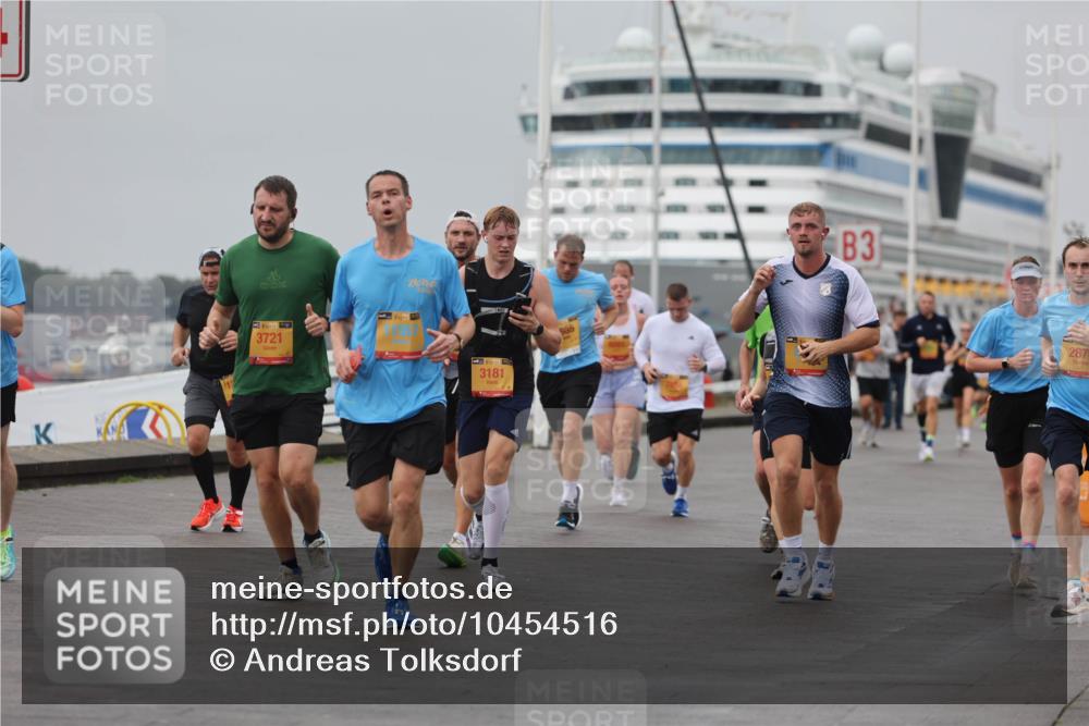 13.09.2026 - Kiel Lauf Andreas Tolksdorf http://msf.ph/oto/10454516 13.09.2026 11:54:32 Kiellinie 39, 3721, 3181, 985, 3, 287 meine-sportfotos.de