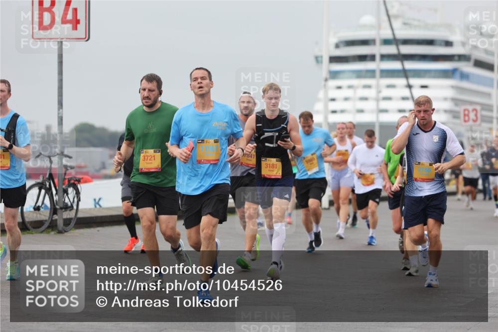 13.09.2026 - Kiel Lauf Andreas Tolksdorf http://msf.ph/oto/10454526 13.09.2026 11:54:32 Kiellinie 41, 4, 38, 3721, 841, 39, 3181, 1, 39, 2168, 3 meine-sportfotos.de