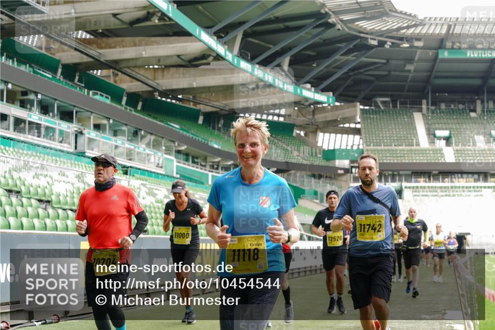 13.09.2026 - 21. swb-Marathon Bremen Michael Burmester http://msf.ph/oto/10454544 13.09.2026 10:32:30 Laufen im Stadion 10067, 10078, 10146, 10166, 10184, 10203, 10211, 10222, 10226, 10243, 10246, 10249, 10255, 10256, 10284, 10300, 10322, 10365, 10372, 10374, 10379, 10383, 10394, 10410, 10443, 10471, 10478, 10479, 10486, 10494, 10503, 10517, 10518, 10529, 10540, 10543, 10550, 10555, 10565, 10577, 10579, 10589, 10608, 10610, 10626, 10631, 10646, 10670, 10675, 10684, 10685, 10690, 10703, 10704, 10707, 10708, 10721, 10725, 10728, 10745, 10771, 10794 meine-sportfotos.de