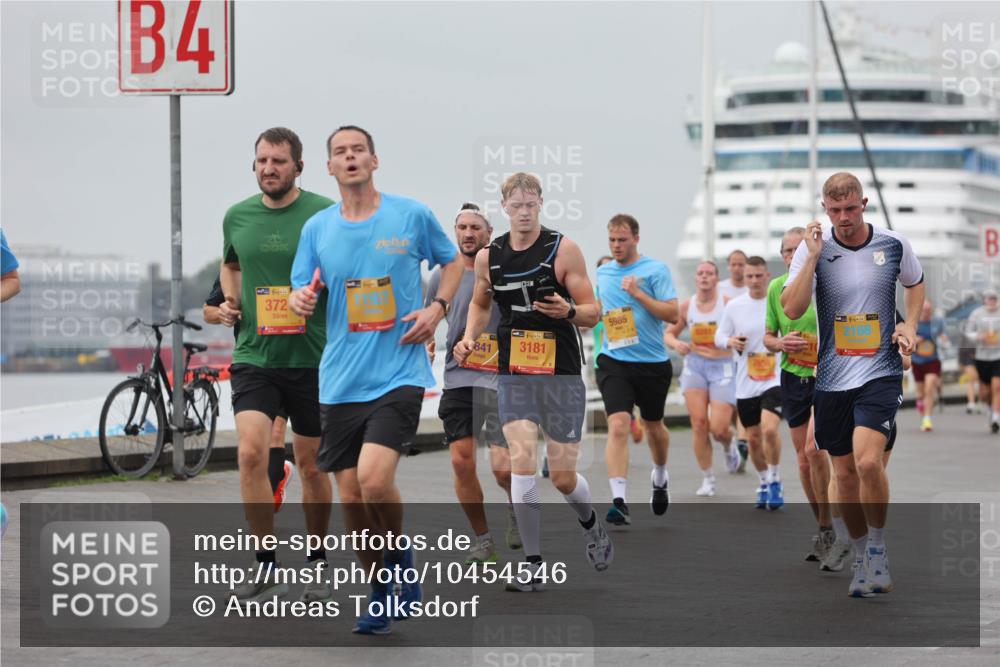 13.09.2026 - Kiel Lauf Andreas Tolksdorf http://msf.ph/oto/10454546 13.09.2026 11:54:33 Kiellinie 4, 47, 39, 372, 841, 38, 3181, 5985, 2168 meine-sportfotos.de