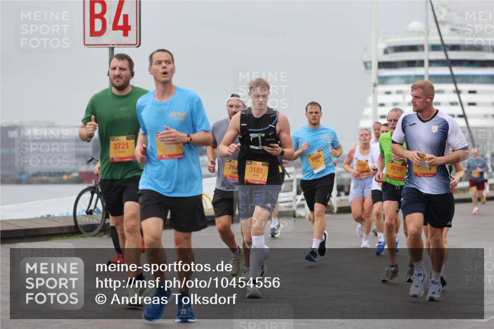 13.09.2026 - Kiel Lauf Andreas Tolksdorf http://msf.ph/oto/10454556 13.09.2026 11:54:33 Kiellinie 4, 3721, 13, 784, 38, 3181, 5985, 8210 meine-sportfotos.de