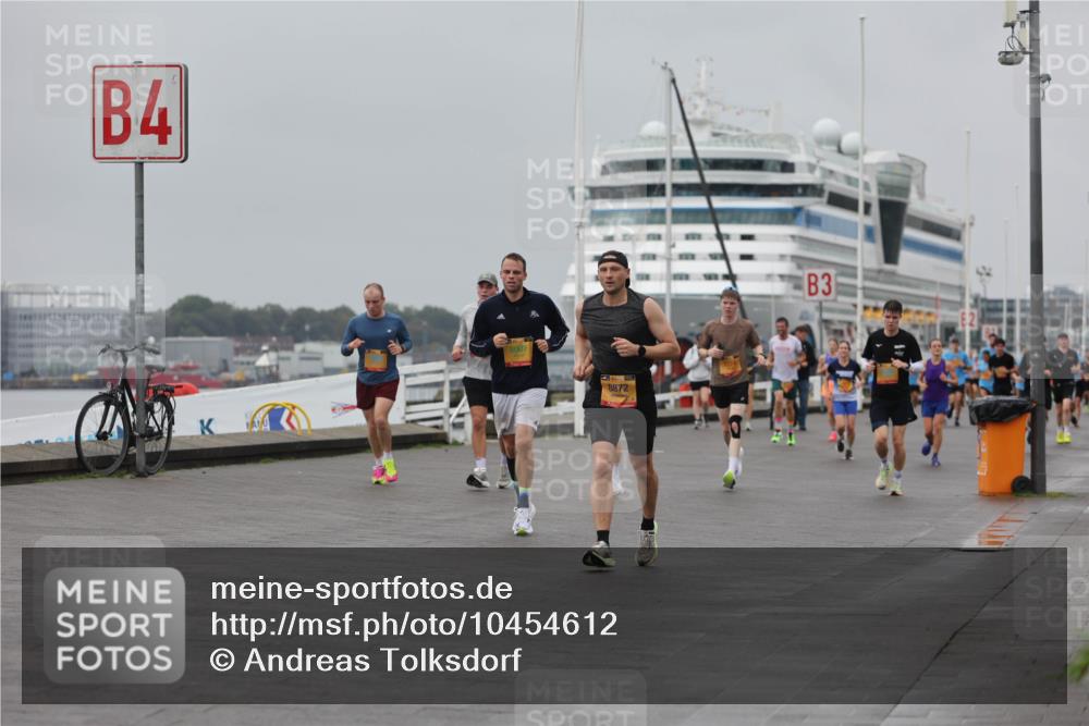 13.09.2026 - Kiel Lauf Andreas Tolksdorf http://msf.ph/oto/10454612 13.09.2026 11:54:42 Kiellinie 4, 8007, 8872, 3 meine-sportfotos.de
