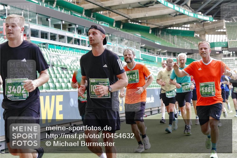 13.09.2026 - 21. swb-Marathon Bremen Michael Burmester http://msf.ph/oto/10454632 13.09.2026 13:10:44 Laufen im Stadion 164, 265, 373, 391, 448, 532, 581, 869, 898, 984, 1180, 1738, 1855, 1867, 1894, 1952, 1967, 2202, 2232, 2268, 2281, 2284, 2299, 2330, 2333, 2339, 2342, 2432, 2443, 2471, 2525, 2530, 2531, 2553, 2573, 2589, 2594, 2654, 2669, 2682, 2714, 2717, 2784, 2785, 2804, 2819, 2836, 2920, 2932, 3026, 3032, 3063, 3086, 3089, 3122, 3159, 3174, 3207, 3208, 3291, 3316, 3333, 3352, 3370, 3398, 3409, 3410, 3470, 3549, 3707, 3769, 109 meine-sportfotos.de