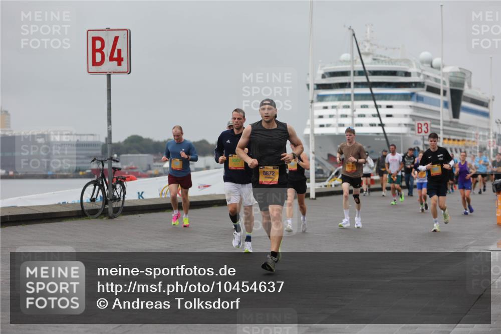 13.09.2026 - Kiel Lauf Andreas Tolksdorf http://msf.ph/oto/10454637 13.09.2026 11:54:43 Kiellinie 4, 8007, 1, 39, 8872, 3 meine-sportfotos.de
