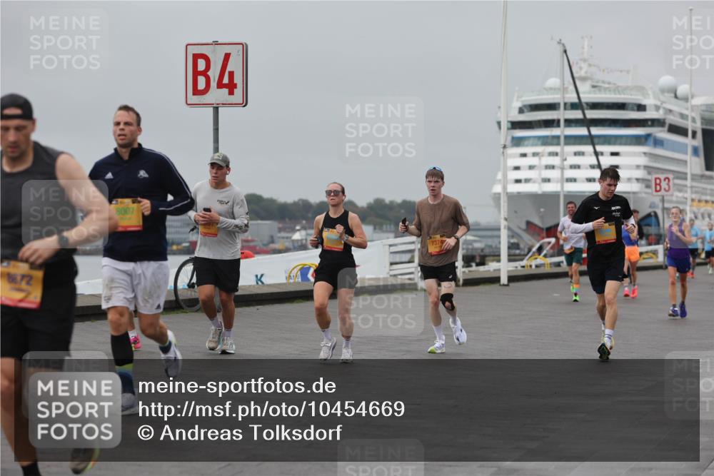 13.09.2026 - Kiel Lauf Andreas Tolksdorf http://msf.ph/oto/10454669 13.09.2026 11:54:45 Kiellinie 8872, 4, 8007, 7374, 3 meine-sportfotos.de