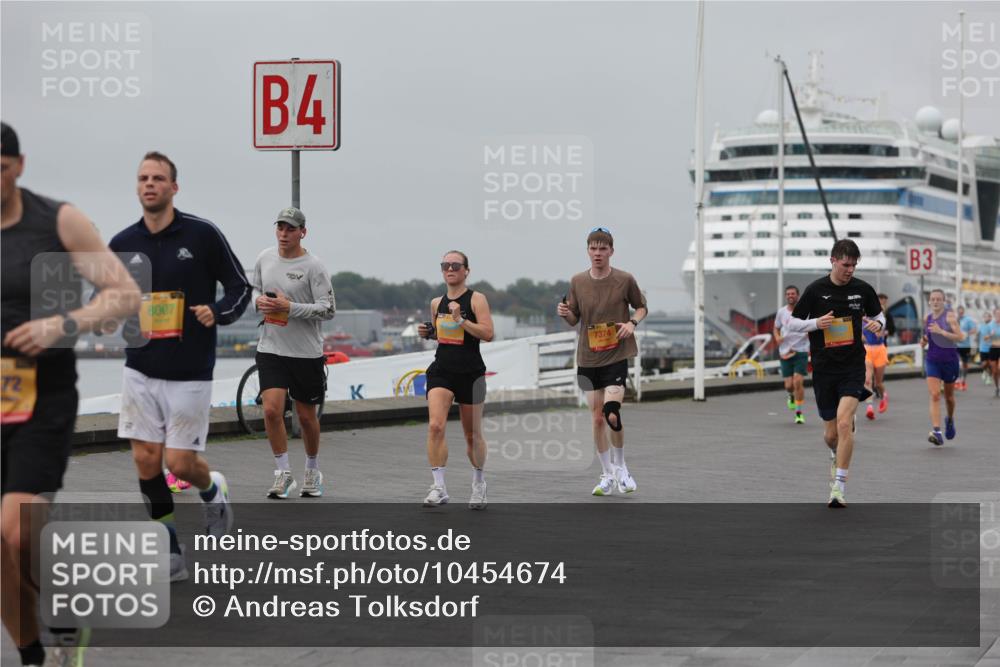 13.09.2026 - Kiel Lauf Andreas Tolksdorf http://msf.ph/oto/10454674 13.09.2026 11:54:45 Kiellinie 72, 8007, 4, 7374, 3 meine-sportfotos.de