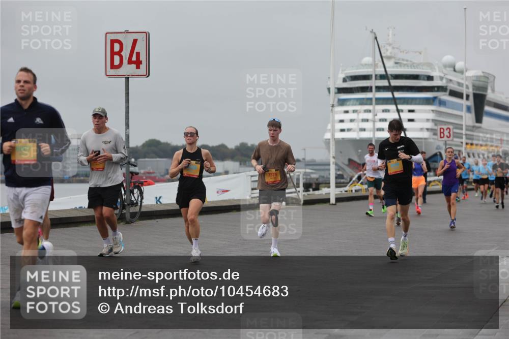 13.09.2026 - Kiel Lauf Andreas Tolksdorf http://msf.ph/oto/10454683 13.09.2026 11:54:46 Kiellinie 624, 8007, 4, 7374, 3 meine-sportfotos.de