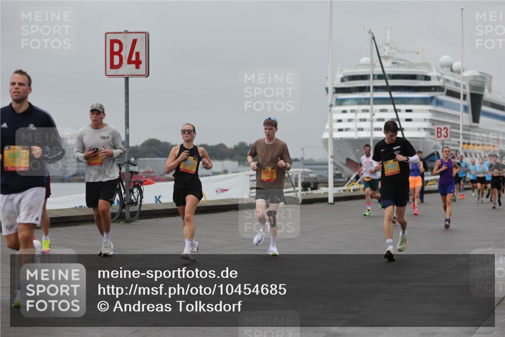 13.09.2026 - Kiel Lauf Andreas Tolksdorf http://msf.ph/oto/10454685 13.09.2026 11:54:46 Kiellinie 8007, 4, 7374, 3 meine-sportfotos.de