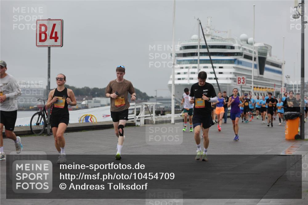 13.09.2026 - Kiel Lauf Andreas Tolksdorf http://msf.ph/oto/10454709 13.09.2026 11:54:46 Kiellinie 251, 4, 7374, 3 meine-sportfotos.de