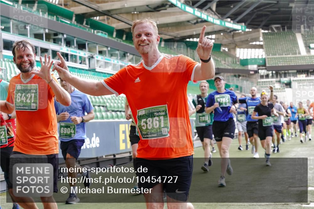 13.09.2026 - 21. swb-Marathon Bremen Michael Burmester http://msf.ph/oto/10454727 13.09.2026 13:10:45 Laufen im Stadion 164, 265, 373, 391, 448, 532, 581, 869, 898, 984, 1180, 1738, 1855, 1867, 1894, 1952, 1967, 2202, 2232, 2268, 2281, 2284, 2299, 2330, 2333, 2339, 2342, 2432, 2443, 2471, 2525, 2530, 2531, 2553, 2573, 2589, 2594, 2654, 2669, 2682, 2714, 2717, 2784, 2785, 2804, 2819, 2836, 2920, 2932, 3026, 3032, 3063, 3086, 3089, 3122, 3159, 3174, 3207, 3208, 3291, 3316, 3333, 3352, 3370, 3398, 3409, 3410, 3470, 3549, 3707, 3769, 109, 551 meine-sportfotos.de