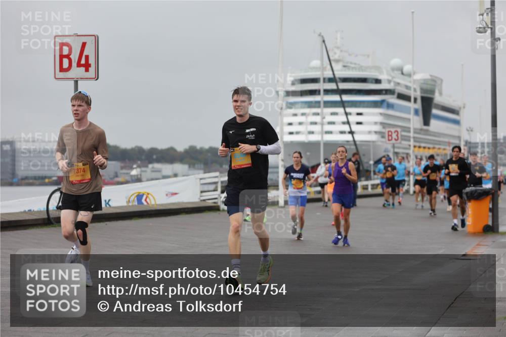 13.09.2026 - Kiel Lauf Andreas Tolksdorf http://msf.ph/oto/10454754 13.09.2026 11:54:48 Kiellinie 4, 39, 7374, 3 meine-sportfotos.de