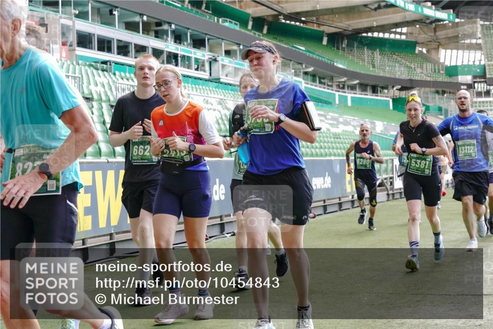 13.09.2026 - 21. swb-Marathon Bremen Michael Burmester http://msf.ph/oto/10454843 13.09.2026 13:10:47 Laufen im Stadion 164, 265, 373, 391, 448, 532, 581, 869, 898, 984, 1180, 1738, 1855, 1867, 1894, 1952, 1967, 2202, 2232, 2268, 2281, 2284, 2299, 2330, 2333, 2339, 2342, 2353, 2432, 2443, 2471, 2525, 2530, 2531, 2553, 2573, 2589, 2594, 2654, 2669, 2682, 2714, 2717, 2784, 2785, 2804, 2819, 2836, 2920, 2932, 3026, 3032, 3063, 3082, 3086, 3089, 3122, 3159, 3174, 3207, 3208, 3291, 3316, 3333, 3352, 3370, 3398, 3409, 3410, 3470, 3549, 3707, 3769, 109, 551 meine-sportfotos.de