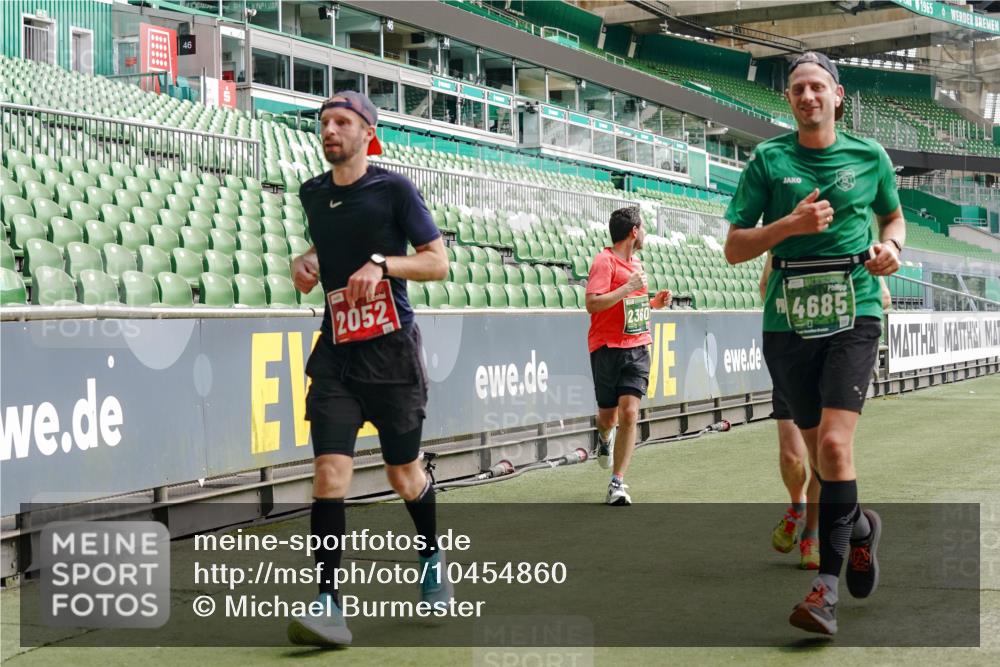 13.09.2026 - 21. swb-Marathon Bremen Michael Burmester http://msf.ph/oto/10454860 13.09.2026 12:52:34 Laufen im Stadion 102, 107, 145, 235, 683, 734, 755, 792, 863, 985, 987, 1033, 1043, 1056, 1125, 1146, 1162, 1232, 1252, 1297, 1433, 1445, 1455, 1492, 1528, 1542, 1646, 1664, 1704, 1955, 2007, 2008, 2043, 2203, 2350, 2447, 2480, 2498, 2759, 2767, 2820, 2847, 2858, 3085, 3149, 3236, 3336, 3362, 3440, 3448, 3566, 3703, 3830, 3899, 3988, 4165, 4283, 4429, 4475, 4571, 4573, 4582, 4605, 4727, 4781, 4782, 4895, 5079, 5152, 5168, 5379, 5521, 6274, 8798 meine-sportfotos.de