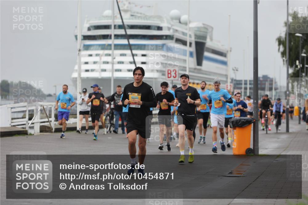 13.09.2026 - Kiel Lauf Andreas Tolksdorf http://msf.ph/oto/10454871 13.09.2026 11:54:53 Kiellinie 11676, 3, 7996 meine-sportfotos.de