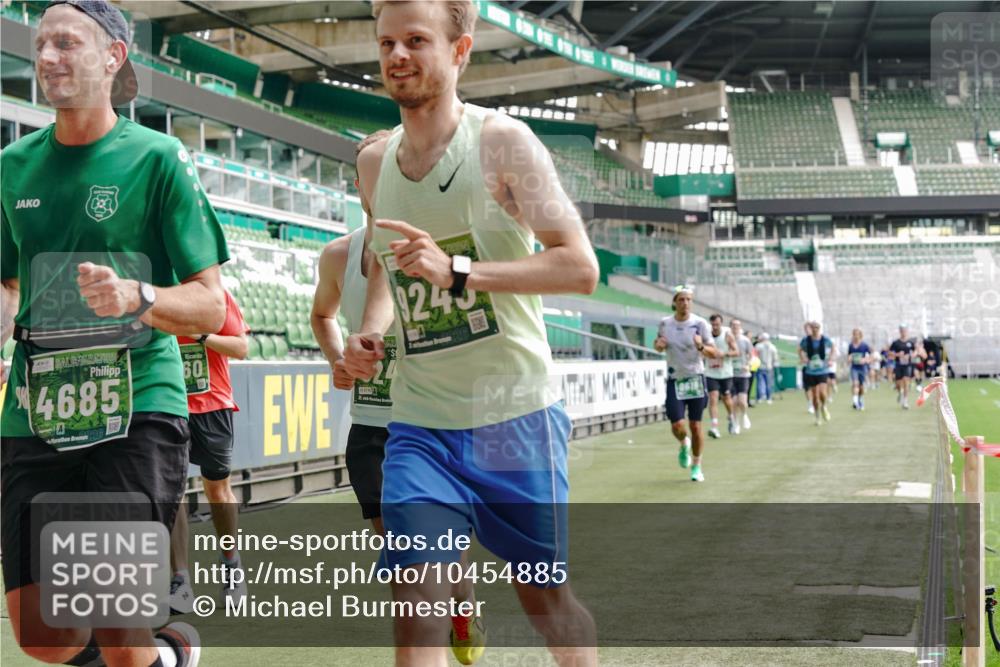 13.09.2026 - 21. swb-Marathon Bremen Michael Burmester http://msf.ph/oto/10454885 13.09.2026 12:52:35 Laufen im Stadion 102, 107, 145, 235, 683, 734, 755, 792, 863, 985, 987, 1033, 1043, 1056, 1125, 1146, 1162, 1232, 1252, 1297, 1433, 1445, 1455, 1492, 1528, 1542, 1646, 1664, 1704, 1955, 2007, 2008, 2043, 2203, 2350, 2447, 2480, 2498, 2759, 2767, 2820, 2847, 2858, 3085, 3149, 3236, 3336, 3362, 3440, 3448, 3566, 3703, 3830, 3899, 3988, 4165, 4283, 4429, 4475, 4571, 4573, 4582, 4605, 4727, 4781, 4782, 4895, 5079, 5152, 5168, 5379, 5521, 6274, 8798 meine-sportfotos.de