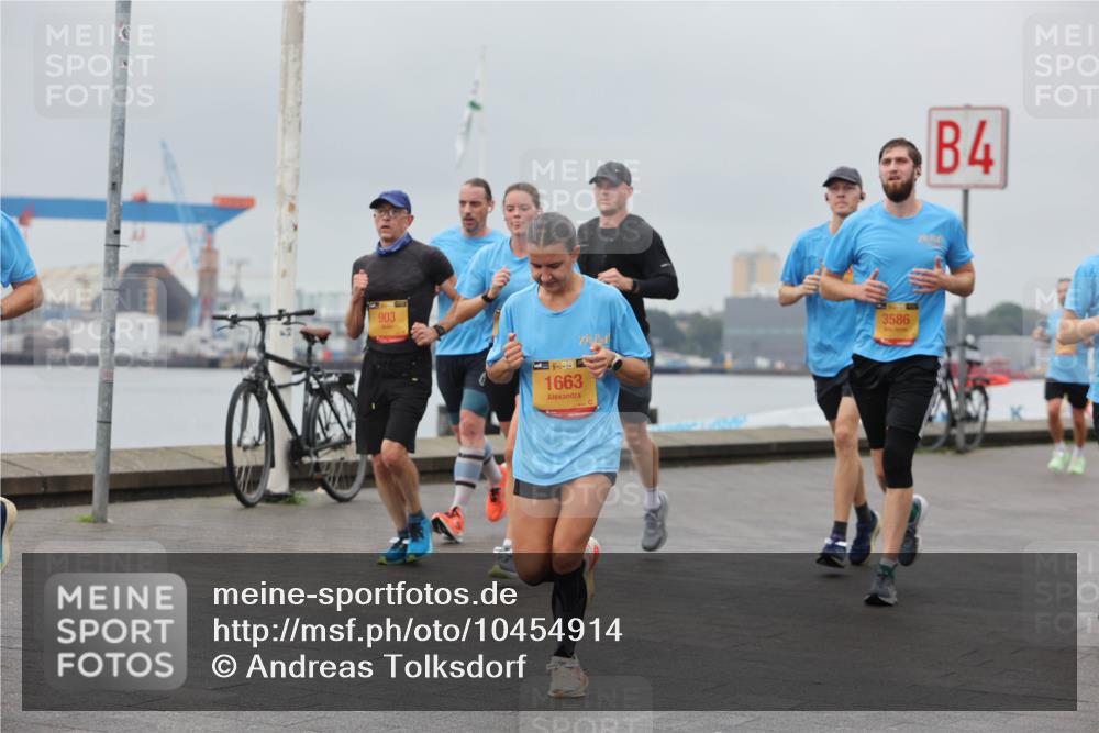13.09.2026 - Kiel Lauf Andreas Tolksdorf http://msf.ph/oto/10454914 13.09.2026 11:55:04 Kiellinie 903, 38, 1663, 3586, 4 meine-sportfotos.de