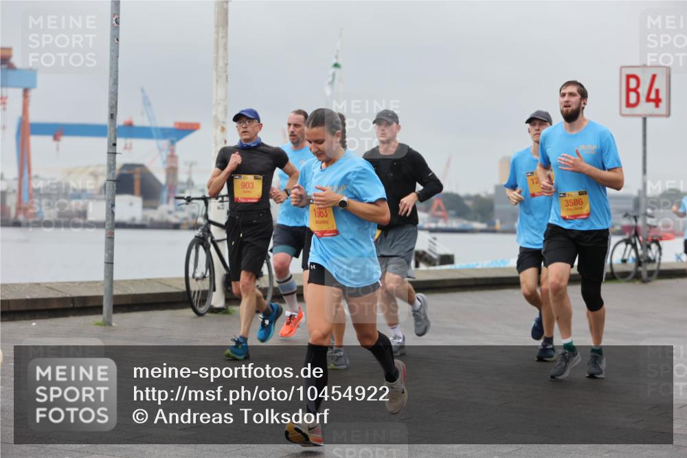 13.09.2026 - Kiel Lauf Andreas Tolksdorf http://msf.ph/oto/10454922 13.09.2026 11:55:04 Kiellinie 903, 1663, 12, 3586, 4 meine-sportfotos.de