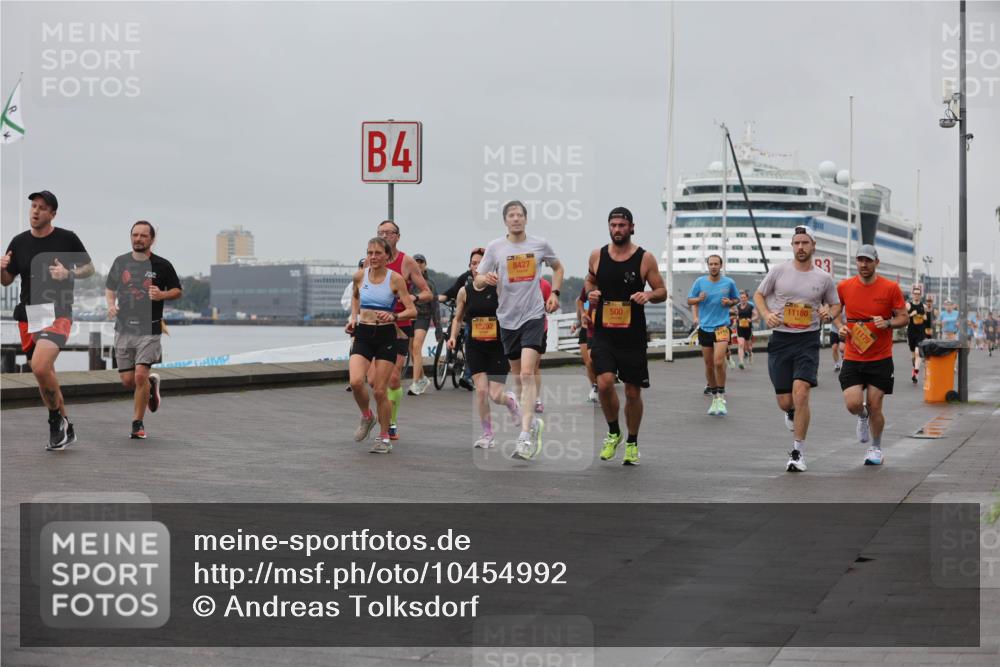 13.09.2026 - Kiel Lauf Andreas Tolksdorf http://msf.ph/oto/10454992 13.09.2026 11:55:13 Kiellinie 4, 12292, 8427, 500, 11180, 83, 11179 meine-sportfotos.de