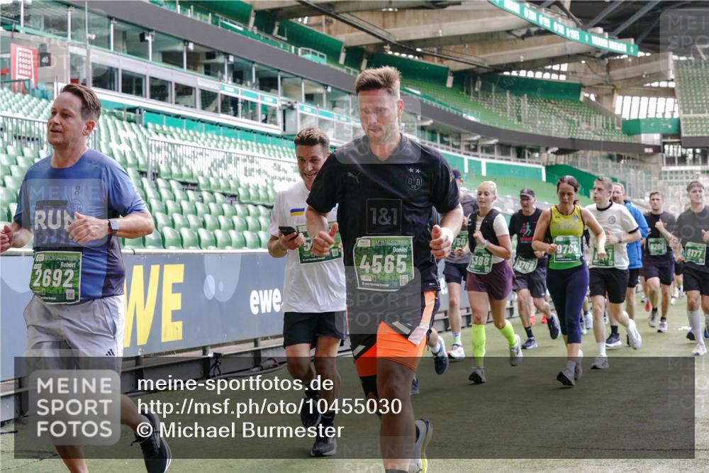 13.09.2026 - 21. swb-Marathon Bremen Michael Burmester http://msf.ph/oto/10455030 13.09.2026 13:10:51 Laufen im Stadion 164, 265, 373, 391, 448, 581, 869, 898, 984, 1180, 1738, 1855, 1867, 1894, 1952, 1967, 2202, 2232, 2268, 2281, 2284, 2299, 2330, 2333, 2339, 2342, 2353, 2432, 2443, 2471, 2525, 2530, 2531, 2553, 2573, 2589, 2594, 2654, 2669, 2682, 2714, 2717, 2784, 2785, 2804, 2819, 2836, 2907, 2920, 2932, 2976, 3026, 3032, 3063, 3082, 3086, 3089, 3122, 3159, 3174, 3207, 3208, 3291, 3316, 3333, 3352, 3370, 3398, 3409, 3410, 3470, 3549, 3707, 3769, 551 meine-sportfotos.de