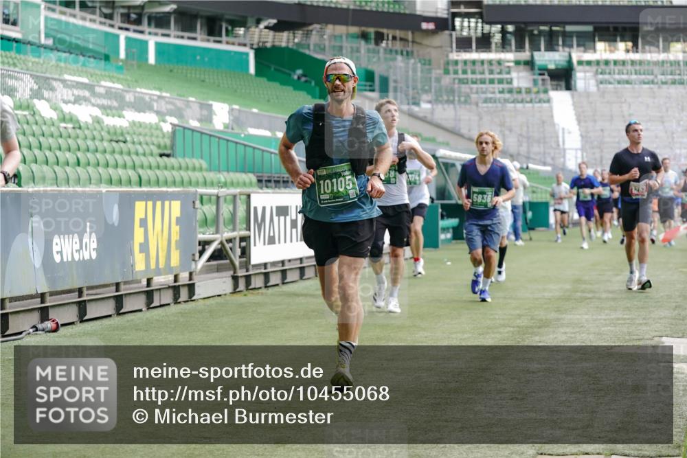 13.09.2026 - 21. swb-Marathon Bremen Michael Burmester http://msf.ph/oto/10455068 13.09.2026 12:52:42 Laufen im Stadion 102, 107, 145, 235, 376, 541, 683, 734, 755, 792, 863, 982, 985, 987, 1033, 1043, 1056, 1125, 1146, 1162, 1232, 1252, 1297, 1433, 1445, 1455, 1492, 1528, 1542, 1646, 1664, 1704, 1814, 1955, 2007, 2008, 2043, 2203, 2350, 2362, 2401, 2422, 2447, 2454, 2480, 2498, 2759, 2767, 2820, 2847, 2858, 2997, 3085, 3149, 3236, 3336, 3362, 3440, 3448, 3566, 3703, 3830, 3899, 3988, 4165, 4283, 4429, 4475, 4571, 4573, 4582, 4605, 4727, 4781, 4782, 4895, 5079, 5152, 5168, 5379 meine-sportfotos.de