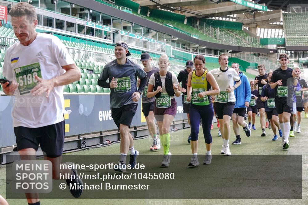 13.09.2026 - 21. swb-Marathon Bremen Michael Burmester http://msf.ph/oto/10455080 13.09.2026 13:10:52 Laufen im Stadion 164, 265, 373, 391, 448, 581, 703, 869, 898, 984, 1180, 1738, 1855, 1867, 1894, 1936, 1952, 1967, 2202, 2232, 2268, 2281, 2284, 2299, 2330, 2333, 2339, 2342, 2353, 2432, 2443, 2471, 2525, 2530, 2531, 2553, 2573, 2589, 2594, 2654, 2669, 2682, 2714, 2717, 2784, 2785, 2804, 2819, 2836, 2907, 2920, 2932, 2976, 3026, 3032, 3063, 3082, 3086, 3089, 3122, 3159, 3174, 3207, 3208, 3291, 3316, 3333, 3352, 3370, 3398, 3409, 3410, 3470, 3549, 3707, 3769, 551 meine-sportfotos.de