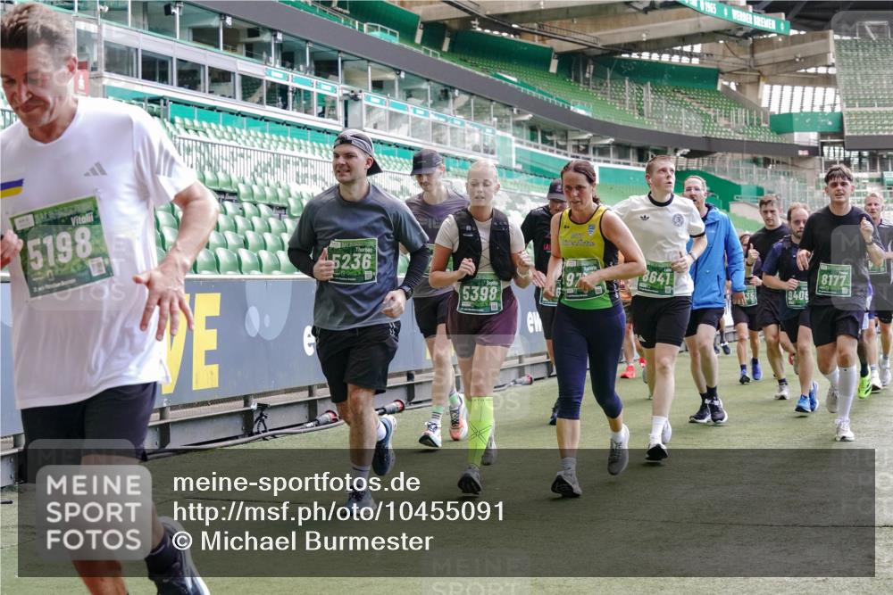 13.09.2026 - 21. swb-Marathon Bremen Michael Burmester http://msf.ph/oto/10455091 13.09.2026 13:10:52 Laufen im Stadion 164, 265, 373, 391, 448, 581, 703, 869, 898, 984, 1180, 1738, 1855, 1867, 1894, 1936, 1952, 1967, 2202, 2232, 2268, 2281, 2284, 2299, 2330, 2333, 2339, 2342, 2353, 2432, 2443, 2471, 2525, 2530, 2531, 2553, 2573, 2589, 2594, 2654, 2669, 2682, 2714, 2717, 2784, 2785, 2804, 2819, 2836, 2907, 2920, 2932, 2976, 3026, 3032, 3063, 3082, 3086, 3089, 3122, 3159, 3174, 3207, 3208, 3291, 3316, 3333, 3352, 3370, 3398, 3409, 3410, 3470, 3549, 3707, 3769, 551 meine-sportfotos.de
