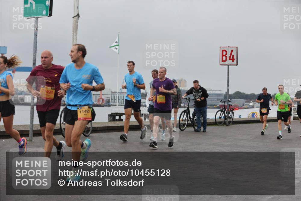 13.09.2026 - Kiel Lauf Andreas Tolksdorf http://msf.ph/oto/10455128 13.09.2026 11:55:19 Kiellinie 47, 195, 11493, 11492, 11728, 4 meine-sportfotos.de