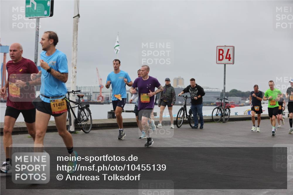13.09.2026 - Kiel Lauf Andreas Tolksdorf http://msf.ph/oto/10455139 13.09.2026 11:55:19 Kiellinie 42, 295, 11493, 11492, 11728, 4, 3789 meine-sportfotos.de