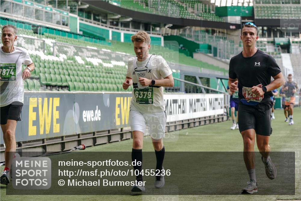 13.09.2026 - 21. swb-Marathon Bremen Michael Burmester http://msf.ph/oto/10455236 13.09.2026 12:52:48 Laufen im Stadion 102, 107, 145, 235, 313, 376, 541, 615, 616, 683, 696, 734, 740, 755, 792, 863, 982, 985, 987, 1033, 1043, 1056, 1125, 1146, 1162, 1232, 1252, 1297, 1433, 1445, 1492, 1528, 1542, 1646, 1664, 1704, 1707, 1814, 1955, 2007, 2008, 2043, 2203, 2280, 2350, 2362, 2401, 2422, 2447, 2454, 2480, 2498, 2759, 2767, 2820, 2847, 2858, 2997, 3085, 3149, 3236, 3336, 3362, 3448, 3566, 3703, 3830, 3899, 3988, 4165, 4283, 4429, 4475, 4571, 4573, 4582, 4605, 4895, 5079, 5152, 5168, 5379 meine-sportfotos.de