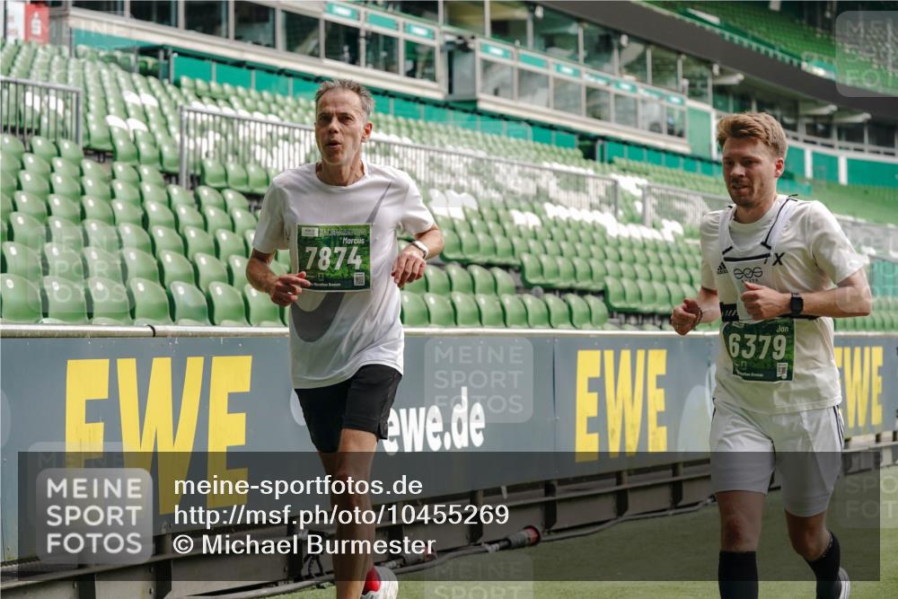 13.09.2026 - 21. swb-Marathon Bremen Michael Burmester http://msf.ph/oto/10455269 13.09.2026 12:52:49 Laufen im Stadion 102, 107, 145, 235, 313, 376, 541, 615, 616, 683, 696, 734, 740, 755, 792, 863, 982, 985, 987, 1033, 1043, 1056, 1146, 1162, 1232, 1252, 1297, 1433, 1445, 1492, 1528, 1542, 1646, 1664, 1704, 1707, 1814, 1955, 2007, 2008, 2043, 2203, 2280, 2350, 2362, 2401, 2422, 2447, 2454, 2480, 2498, 2759, 2767, 2820, 2847, 2858, 2997, 3085, 3149, 3236, 3336, 3362, 3448, 3566, 3703, 3830, 3899, 3988, 4165, 4283, 4429, 4475, 4571, 4573, 4582, 4605, 4895, 5079, 5152, 5168, 5379 meine-sportfotos.de