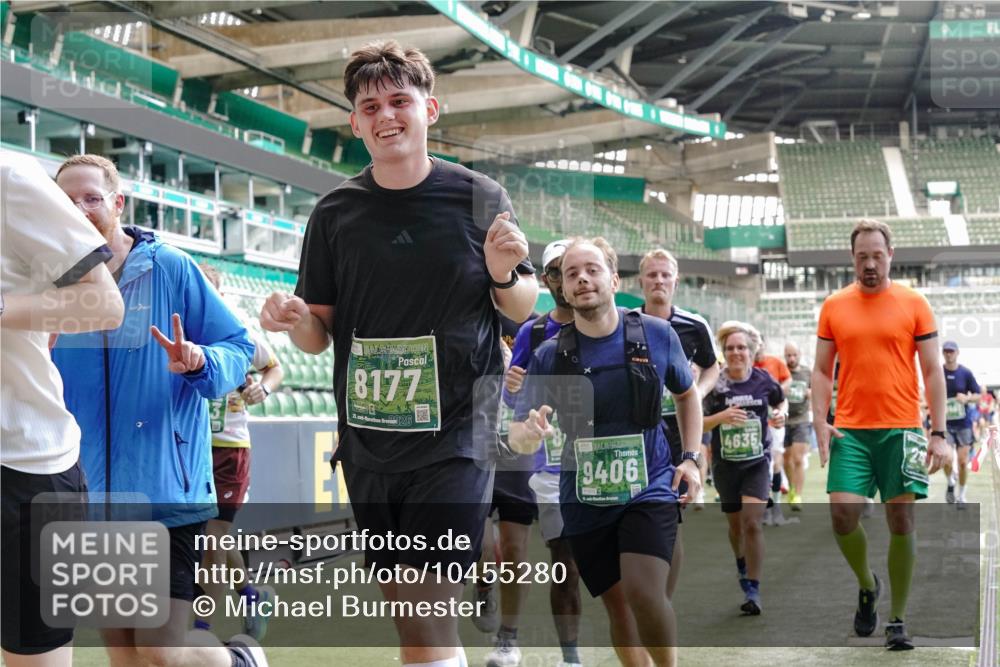 13.09.2026 - 21. swb-Marathon Bremen Michael Burmester http://msf.ph/oto/10455280 13.09.2026 13:10:55 Laufen im Stadion 164, 265, 373, 391, 448, 581, 703, 869, 984, 1180, 1738, 1855, 1867, 1894, 1936, 1952, 1967, 2202, 2232, 2268, 2281, 2284, 2299, 2330, 2333, 2339, 2342, 2353, 2432, 2443, 2471, 2525, 2530, 2531, 2553, 2573, 2589, 2594, 2654, 2669, 2682, 2714, 2717, 2784, 2785, 2804, 2819, 2836, 2907, 2920, 2932, 2976, 3026, 3032, 3063, 3082, 3086, 3089, 3122, 3159, 3174, 3207, 3208, 3291, 3316, 3328, 3333, 3352, 3370, 3398, 3409, 3410, 3470, 3549, 3769, 551 meine-sportfotos.de