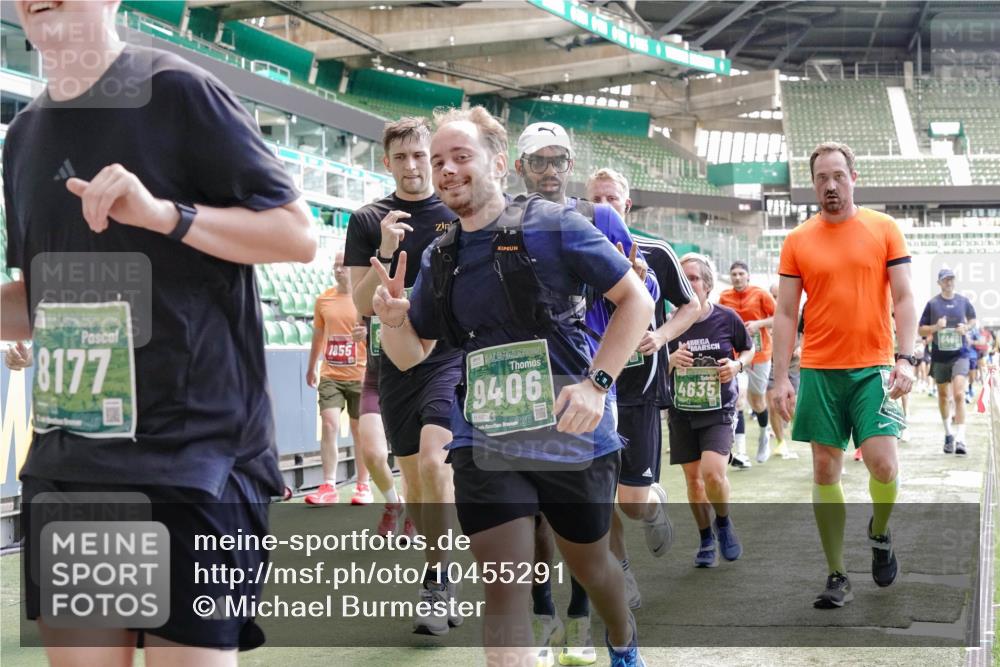 13.09.2026 - 21. swb-Marathon Bremen Michael Burmester http://msf.ph/oto/10455291 13.09.2026 13:10:55 Laufen im Stadion 164, 265, 373, 391, 448, 581, 703, 869, 984, 1180, 1738, 1855, 1867, 1894, 1936, 1952, 1967, 2202, 2232, 2268, 2281, 2284, 2299, 2330, 2333, 2339, 2342, 2353, 2432, 2443, 2471, 2525, 2530, 2531, 2553, 2573, 2589, 2594, 2654, 2669, 2682, 2714, 2717, 2784, 2785, 2804, 2819, 2836, 2907, 2920, 2932, 2976, 3026, 3032, 3063, 3082, 3086, 3089, 3122, 3159, 3174, 3207, 3208, 3291, 3316, 3328, 3333, 3352, 3370, 3398, 3409, 3410, 3470, 3549, 3769, 551 meine-sportfotos.de