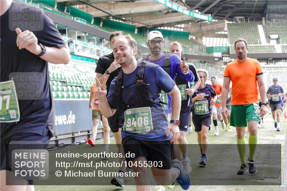 13.09.2026 - 21. swb-Marathon Bremen Michael Burmester http://msf.ph/oto/10455303 13.09.2026 13:10:56 Laufen im Stadion 164, 265, 373, 391, 448, 581, 703, 869, 984, 1180, 1738, 1855, 1867, 1894, 1936, 1952, 1967, 2202, 2232, 2268, 2281, 2284, 2299, 2330, 2333, 2339, 2342, 2353, 2432, 2443, 2525, 2530, 2531, 2553, 2573, 2589, 2594, 2654, 2659, 2669, 2682, 2714, 2717, 2784, 2785, 2804, 2819, 2822, 2836, 2907, 2920, 2932, 2976, 3026, 3027, 3032, 3063, 3082, 3086, 3089, 3122, 3159, 3174, 3207, 3208, 3291, 3328, 3333, 3352, 3370, 3398, 3409, 3410, 3470, 3549, 3769, 551 meine-sportfotos.de