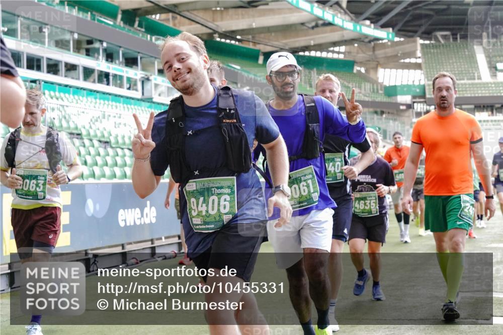 13.09.2026 - 21. swb-Marathon Bremen Michael Burmester http://msf.ph/oto/10455331 13.09.2026 13:10:56 Laufen im Stadion 164, 265, 373, 391, 448, 581, 703, 869, 984, 1180, 1738, 1855, 1867, 1894, 1936, 1952, 1967, 2202, 2232, 2268, 2281, 2284, 2299, 2330, 2333, 2339, 2342, 2353, 2432, 2443, 2525, 2530, 2531, 2553, 2573, 2589, 2594, 2654, 2659, 2669, 2682, 2714, 2717, 2784, 2785, 2804, 2819, 2822, 2836, 2907, 2920, 2932, 2976, 3026, 3027, 3032, 3063, 3082, 3086, 3089, 3122, 3159, 3174, 3207, 3208, 3291, 3328, 3333, 3352, 3370, 3398, 3409, 3410, 3470, 3549, 3769, 551 meine-sportfotos.de