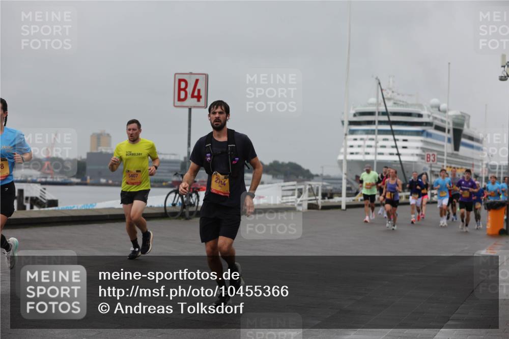 13.09.2026 - Kiel Lauf Andreas Tolksdorf http://msf.ph/oto/10455366 13.09.2026 11:55:39 Kiellinie 8, 5407, 4, 2744, 3 meine-sportfotos.de