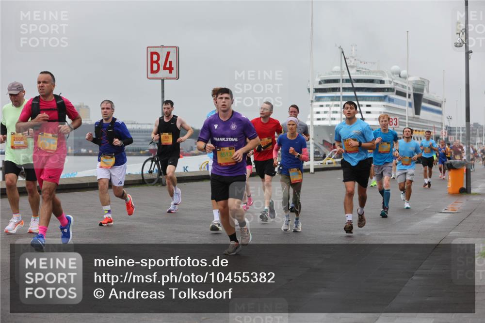 13.09.2026 - Kiel Lauf Andreas Tolksdorf http://msf.ph/oto/10455382 13.09.2026 11:55:48 Kiellinie 2688, 4, 166, 8513, 5263, 83 meine-sportfotos.de