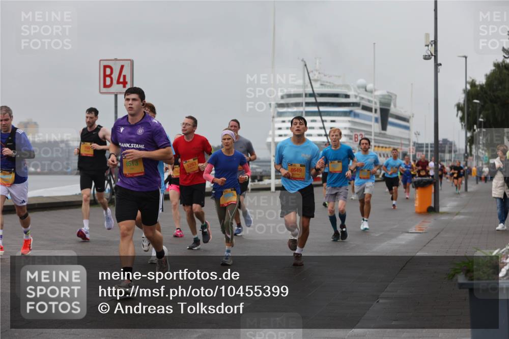 13.09.2026 - Kiel Lauf Andreas Tolksdorf http://msf.ph/oto/10455399 13.09.2026 11:55:48 Kiellinie 4, 8513, 5263, 8649, 2 meine-sportfotos.de