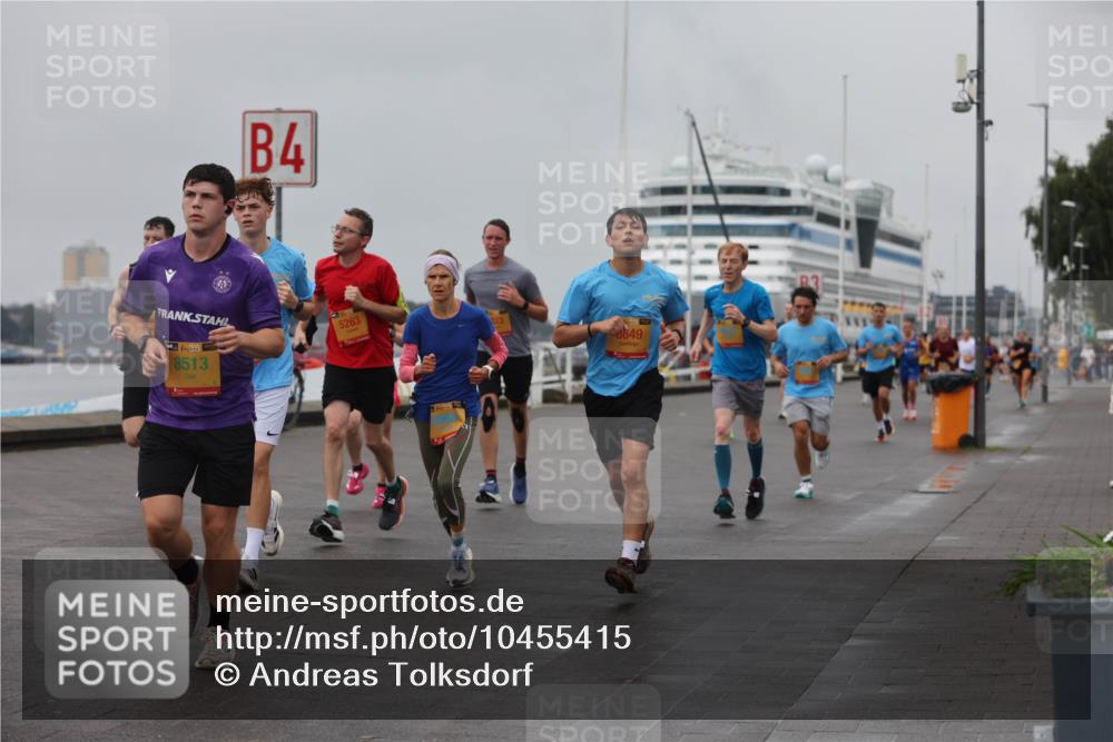 13.09.2026 - Kiel Lauf Andreas Tolksdorf http://msf.ph/oto/10455415 13.09.2026 11:55:49 Kiellinie 4, 39, 8513, 5263, 8649, 83 meine-sportfotos.de