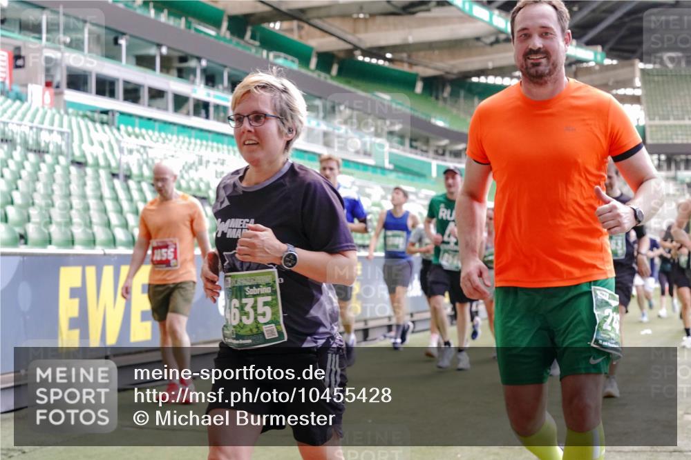 13.09.2026 - 21. swb-Marathon Bremen Michael Burmester http://msf.ph/oto/10455428 13.09.2026 13:10:58 Laufen im Stadion 164, 265, 373, 448, 581, 703, 869, 984, 1113, 1180, 1738, 1855, 1867, 1894, 1936, 1952, 1967, 2202, 2232, 2268, 2281, 2284, 2299, 2330, 2333, 2339, 2342, 2353, 2432, 2443, 2525, 2530, 2531, 2553, 2573, 2589, 2594, 2654, 2659, 2669, 2682, 2714, 2717, 2784, 2785, 2804, 2819, 2822, 2836, 2907, 2920, 2932, 2976, 3026, 3027, 3032, 3063, 3079, 3082, 3086, 3089, 3122, 3159, 3174, 3207, 3208, 3291, 3328, 3333, 3352, 3370, 3398, 3409, 3410, 3470, 3549, 3769, 551 meine-sportfotos.de